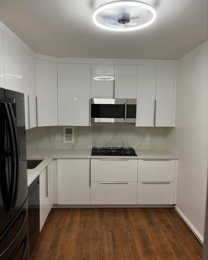 Renovated kitchen with quartz countertops in Aberdeen